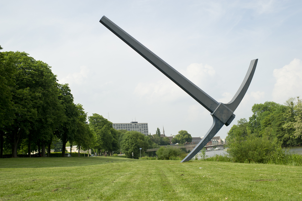 Pickaxe on the bank of the Fulda River